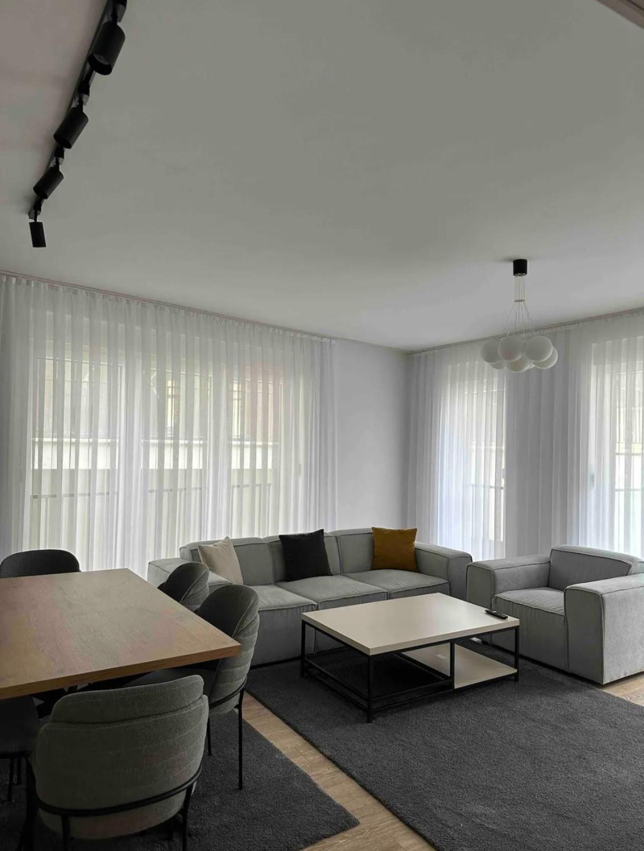 Airstay Priština Pokoj fotografie